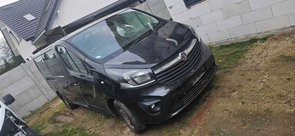 Vivaro b 1.6 biturbo anglik 9 osobowy uszkodzony