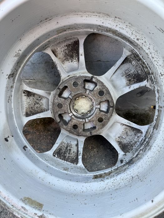 Продам оригинальные  диски  5x114,3.R16