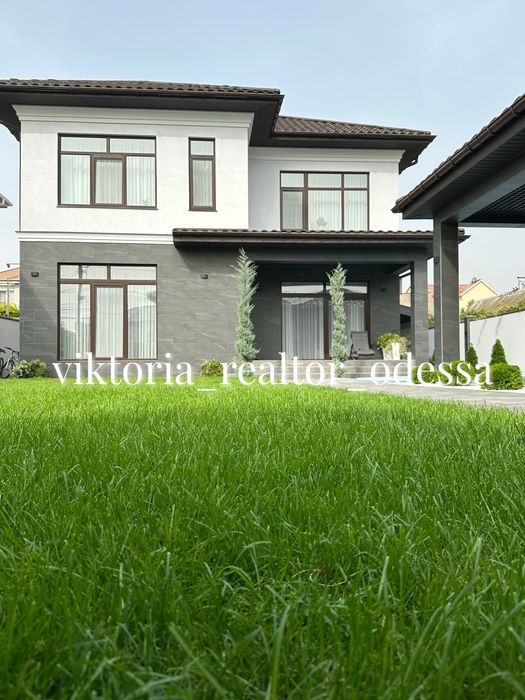 Частный дом на Фонтане с бассейном!ремонт,мебель и техника!Чубаевка!