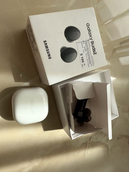 навушники Samsung Galaxy Buds 2