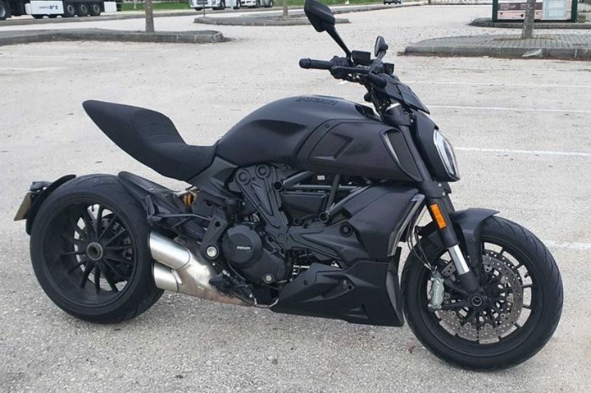 Ducati Diavel 2021 - Dark Stealth