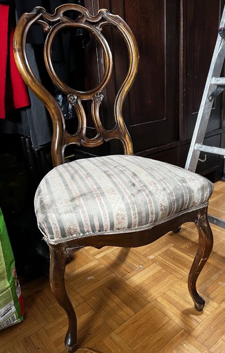Krzesła 2 sztuki  biedermeier  oryginalne obicia do odrestaurowania