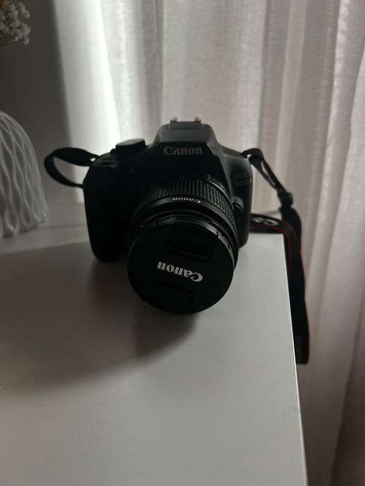 Máquina fotográfica  CANON EOS 1300D