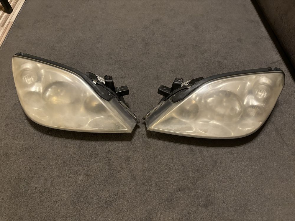 Lampy przednie Nissan Primera P12 lewa i prawa komplet