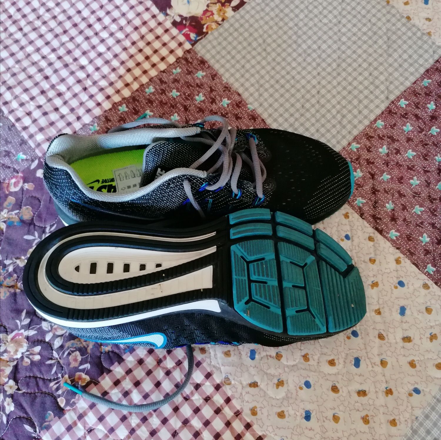 Sapatilhas Nike Zoom Vomero 10 - tamanho 44