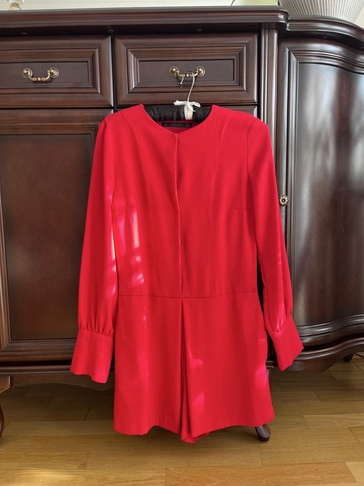 Czerwony kombinezon z szortami Zara