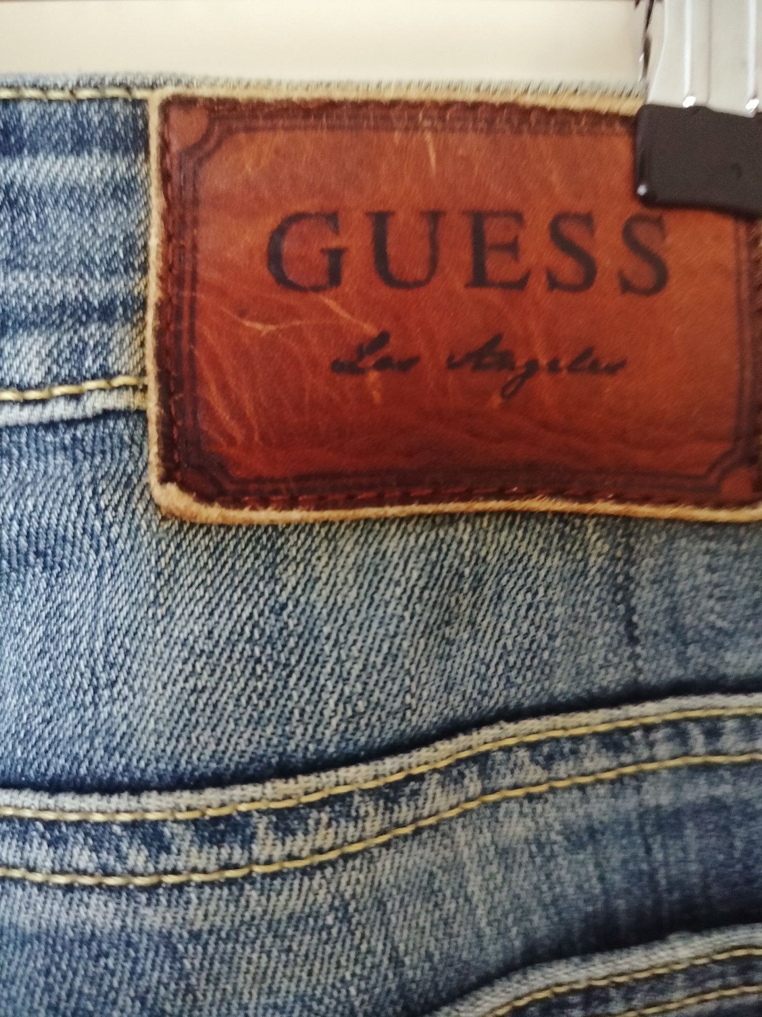 Niebieskie jeansy GUESS