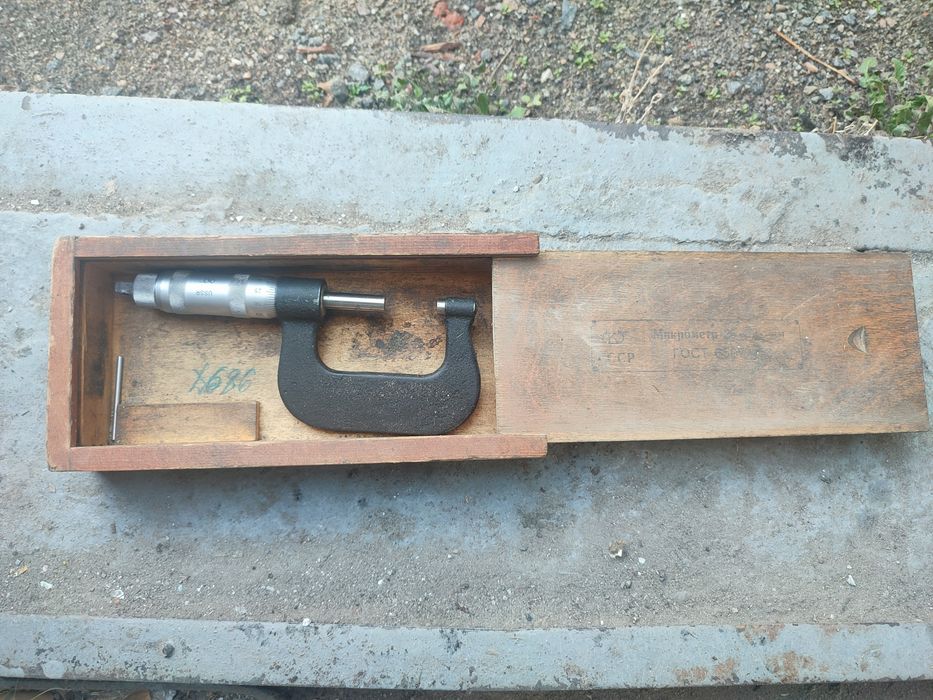 Мікрометр в упаковці