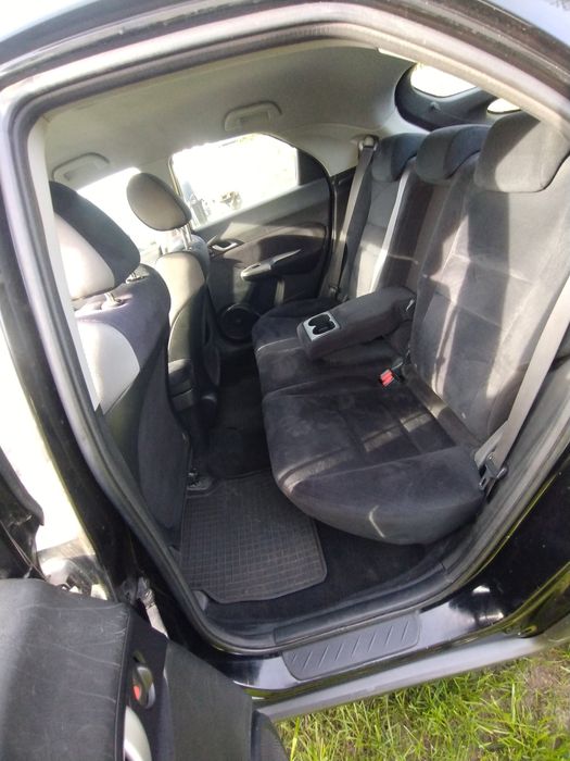 Sprzedam Hondę Civic VIII 1.4 83km