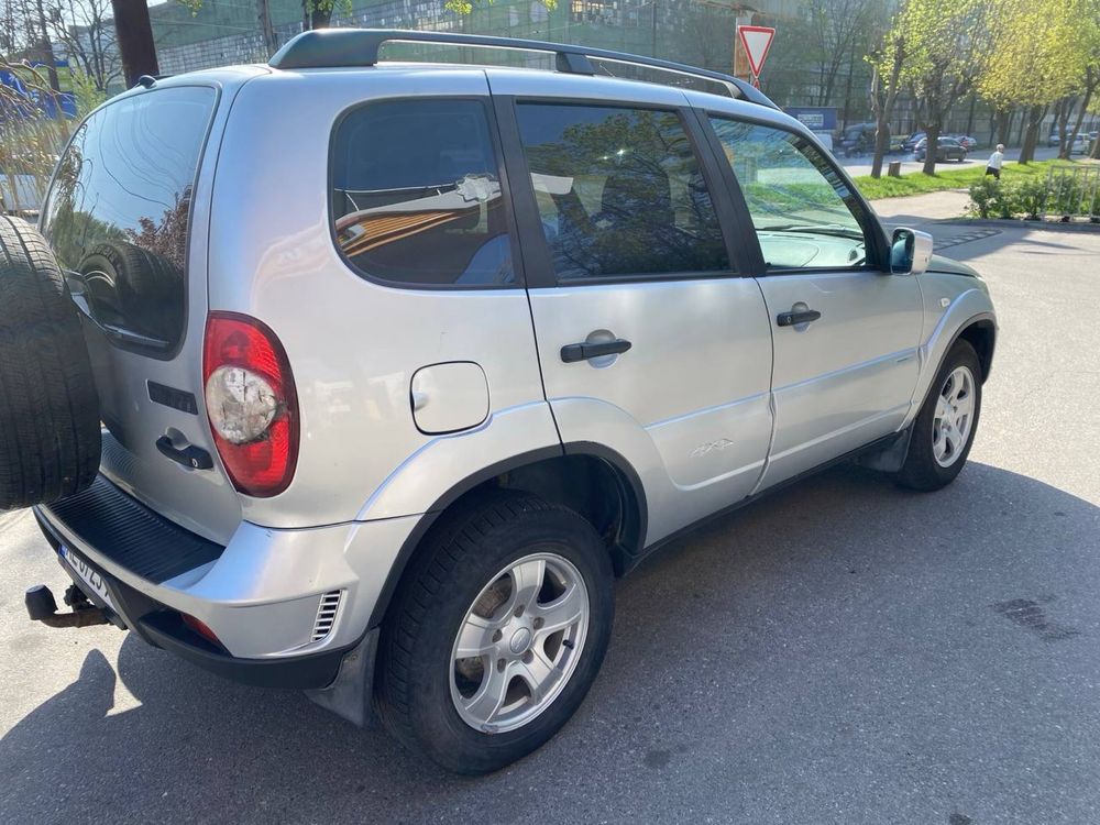 Chevrolet Niva 2011