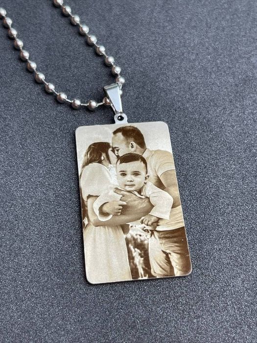 Фото на кулоні/жетоні. Лазерне гравіювання фото, напис, ладанка