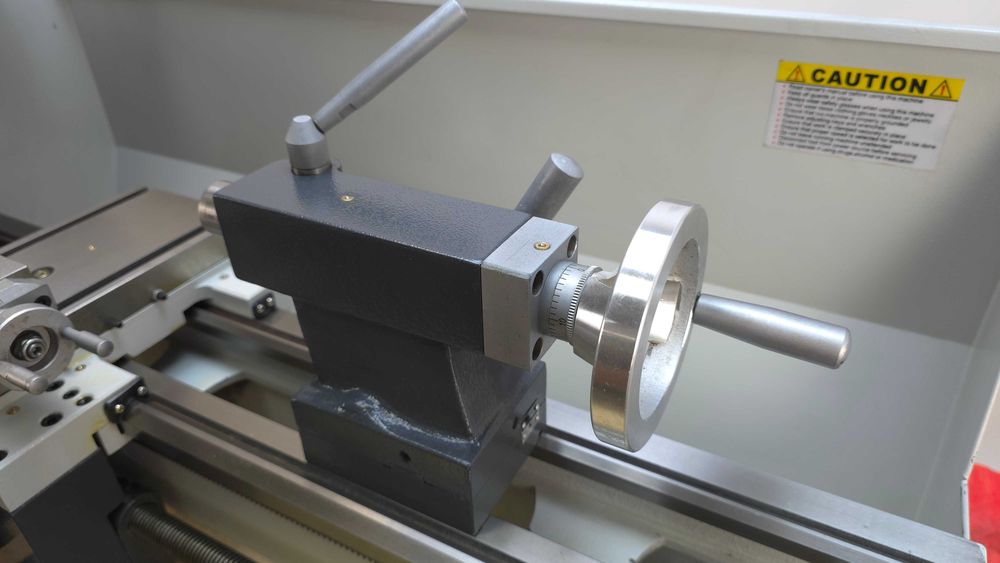 Токарно-винторезный станок по металлу 250Е JPAuto Industrial 800мм