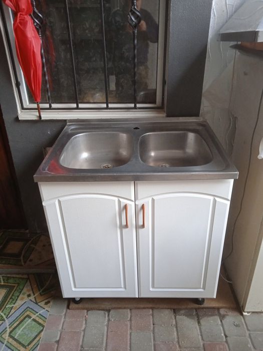 Продам б.у. мойку нержавейка 80*60 с тумбой