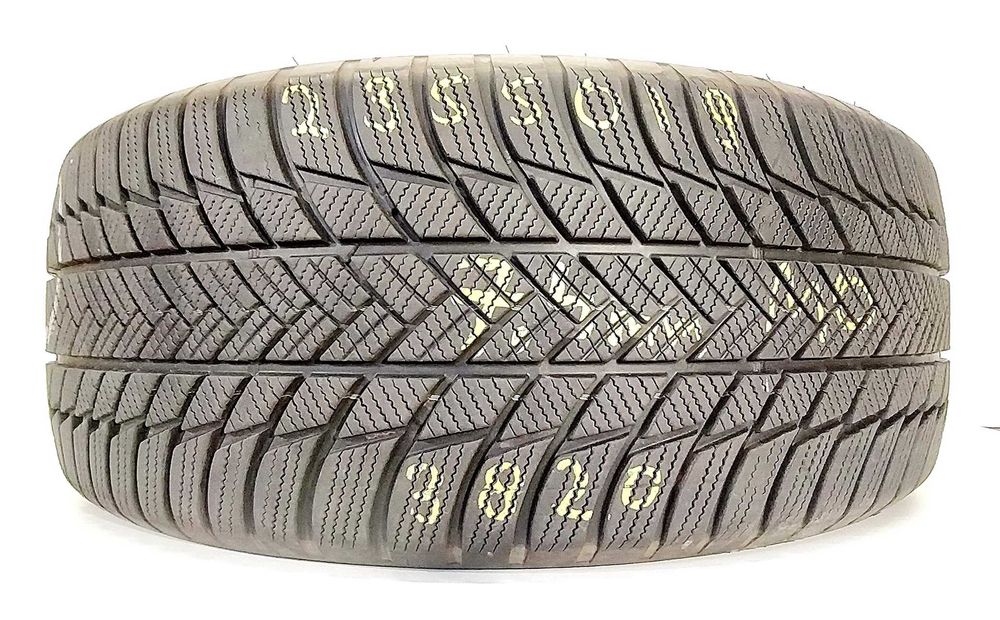 4x 235/50 R19 Bridgestone LM001 opony zimowe 8 mm / montaż kurier