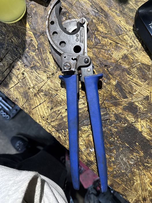 Nożyce do kabli elektrycznych