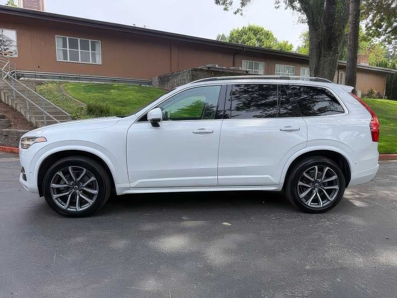 2019 Volvo XC90 T6