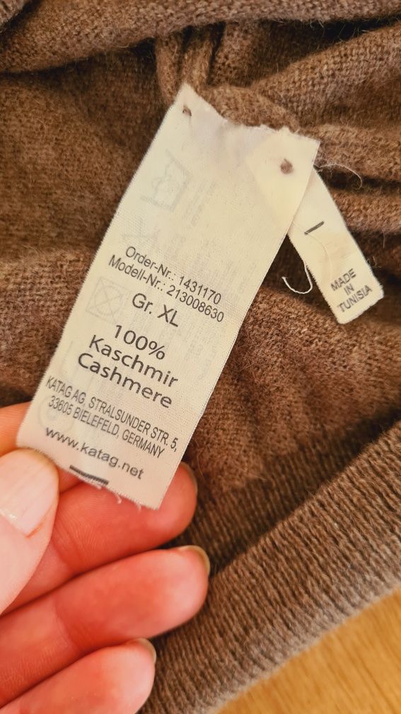 Sweter w serek vneck 100% Kaszmir. Camel koniakowy. Rozmiar XL