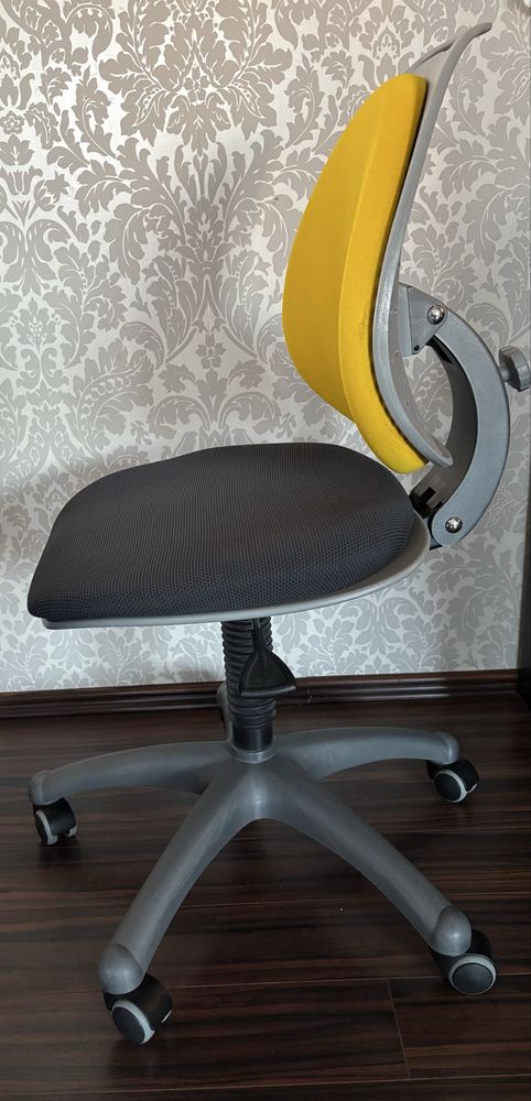 Krzesło Kettler Berri obrotowe biurowe regulowane 116-188 cm