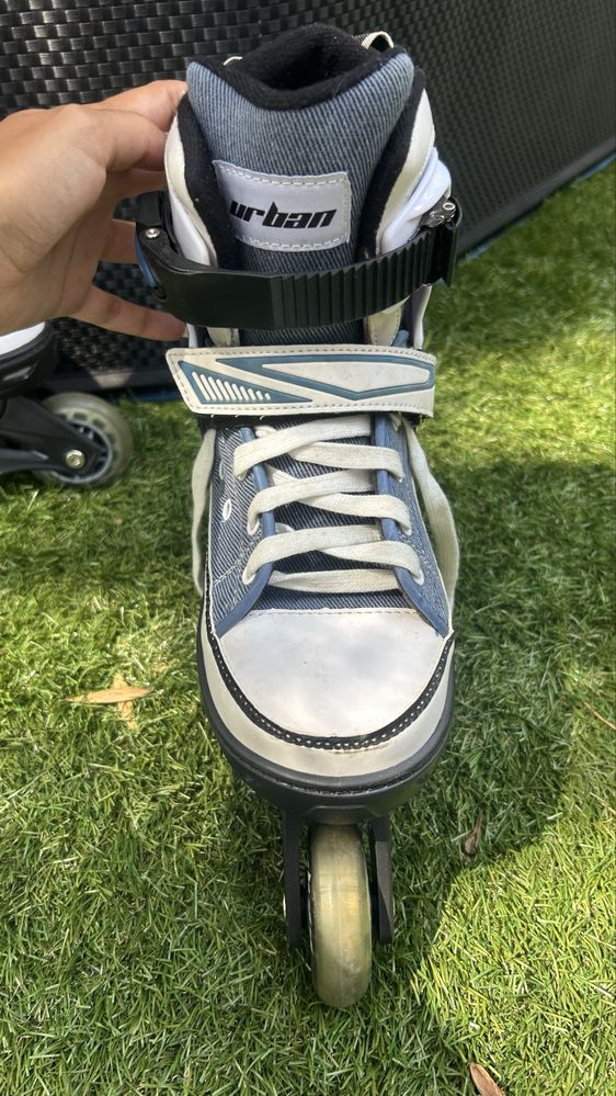 Patins em linha + Proteções + Capacete