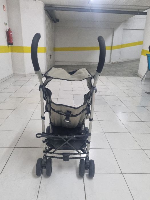 **BAIXA PREÇO**Carrinho/bengala Bebé