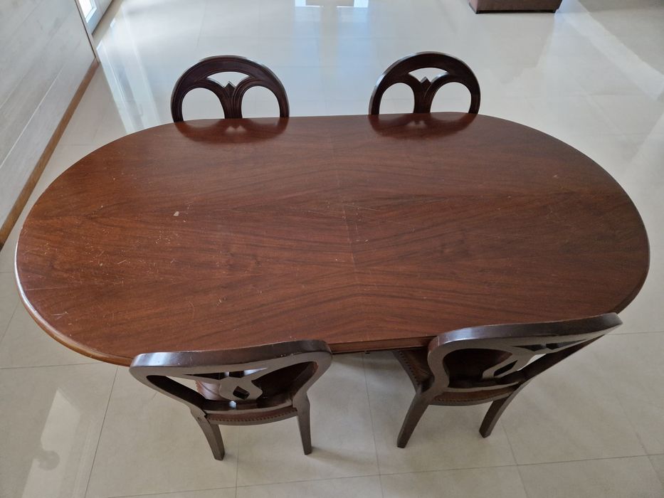 Conjunto mesa e 4 cadeiras