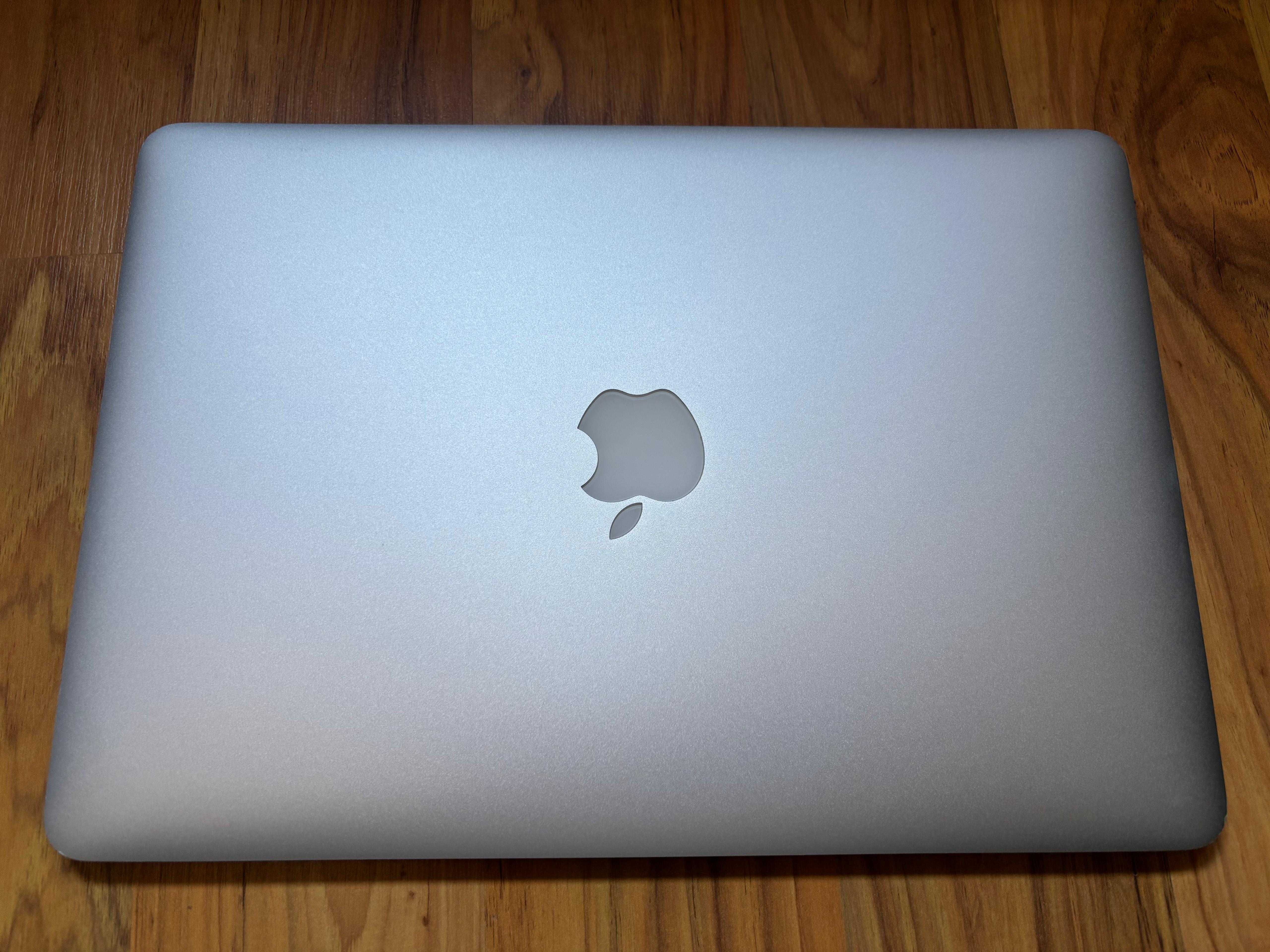 Apple MacBook Air 2017, 256GB SSD 76cykle ładowania !!!