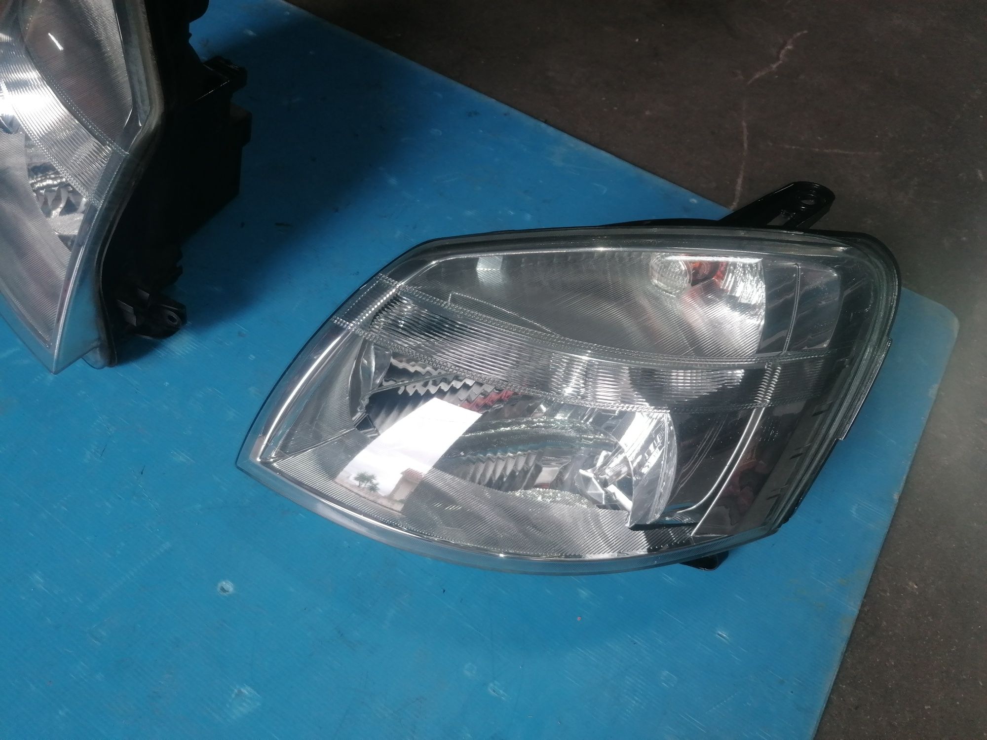Óptica ou farol Citroën berlingo ou peugeot partner de 2002 a 2008
