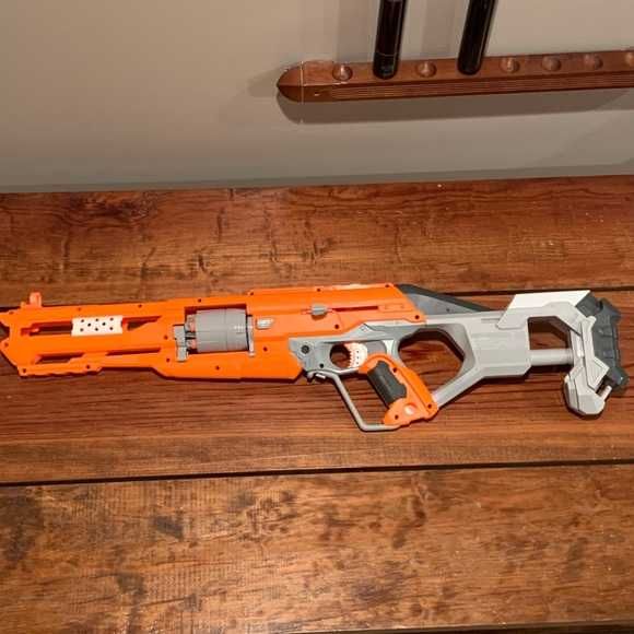 Espingarda Nerf Accustrike