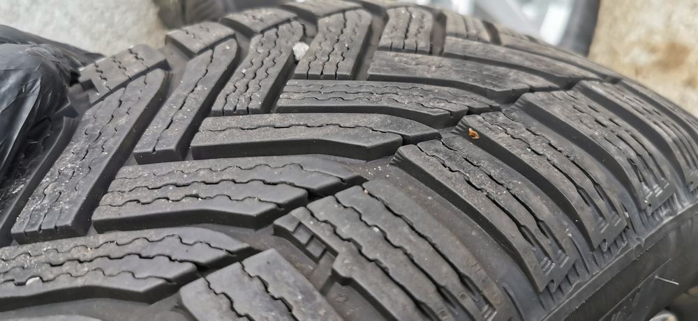 Michelin Alpin 6 215/55/17