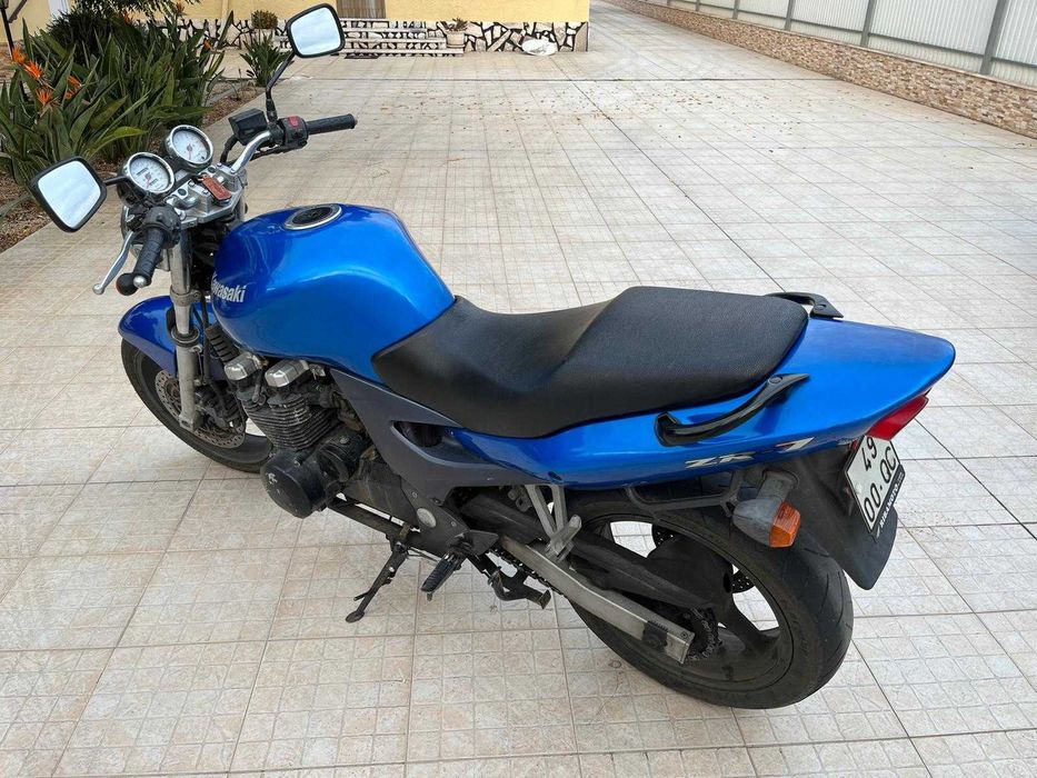 Mota Kawasaki ZR 7 , em bom estado, ano 2000(Agosto) - 2900 euros