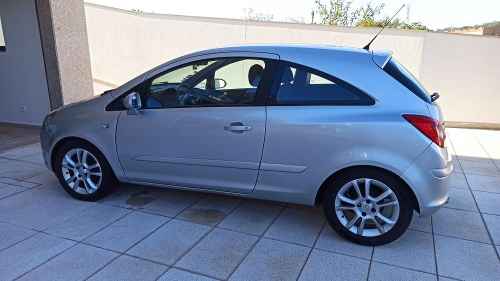 Opel Corsa D - com GPL