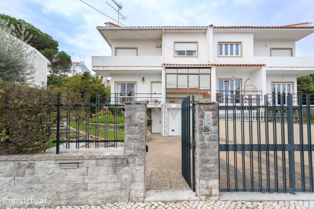 Bairro de Alvalade | Moradia para remodelar a gosto com 300m2 de área