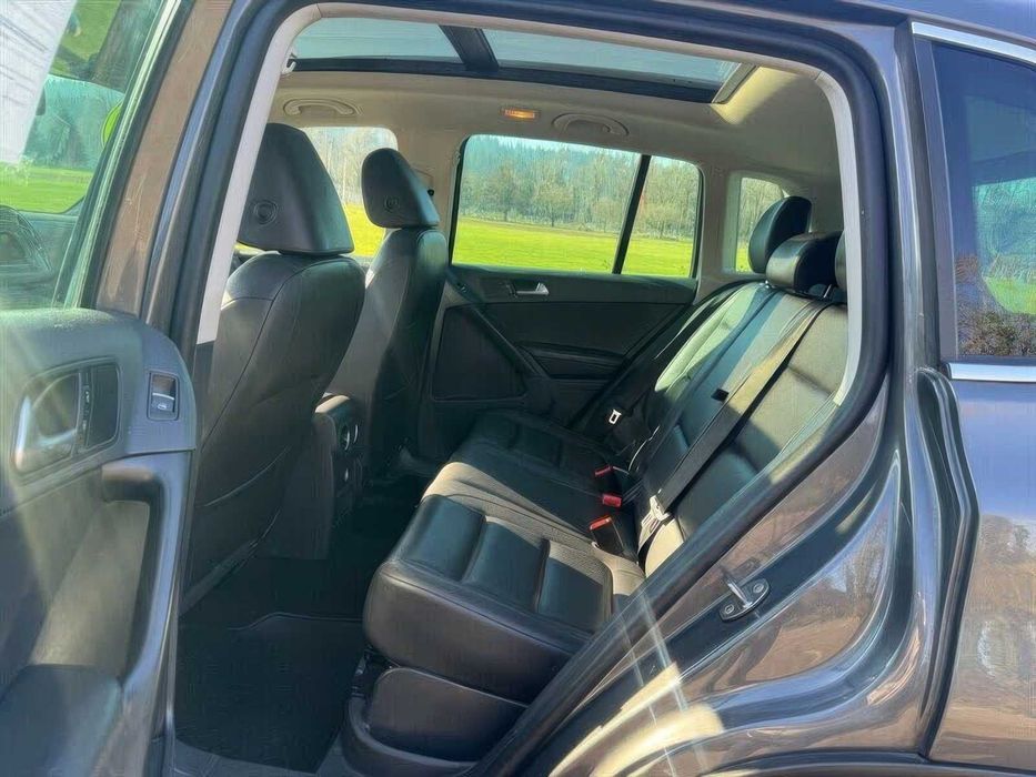 Volkswagen Tiguan SEL 4Motion      2015