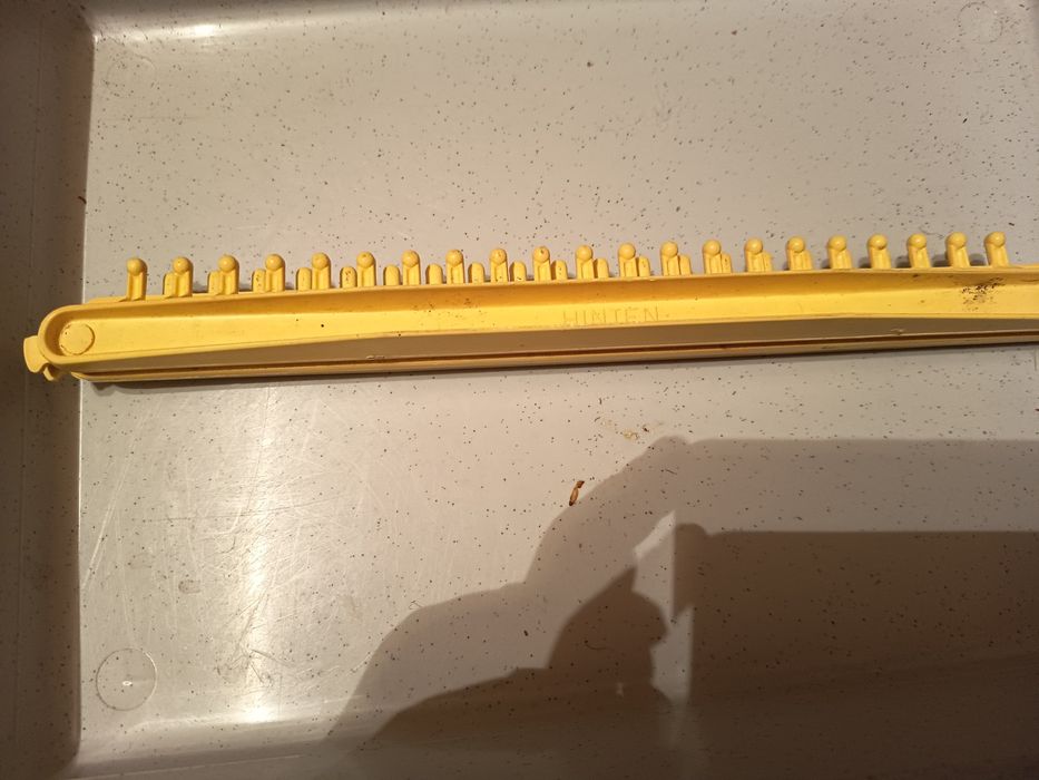 Przyrząd do robienia swetrow