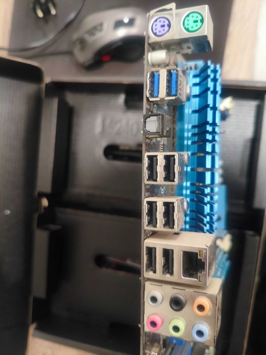 Материнська плата Asus M5A97r2.0