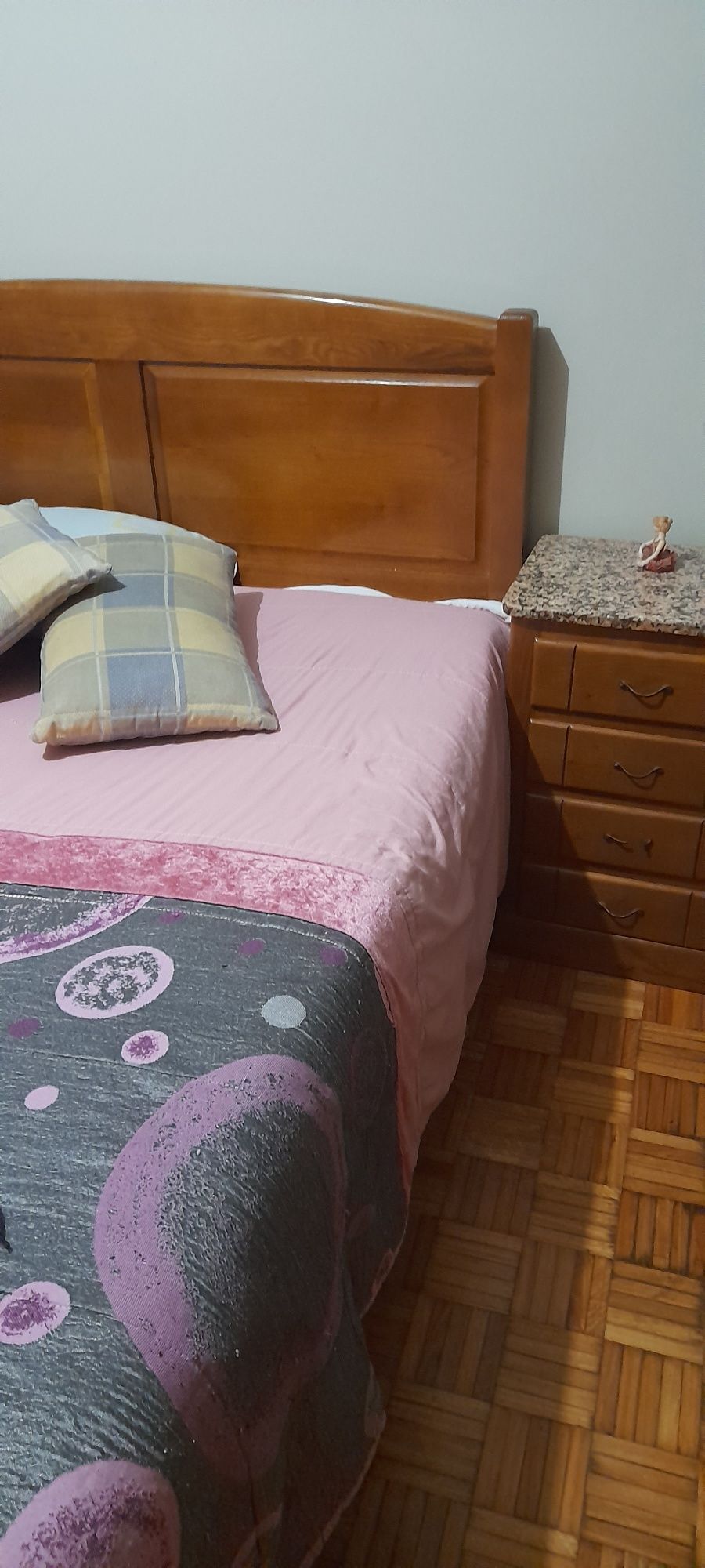 Quarto de casal com comoda