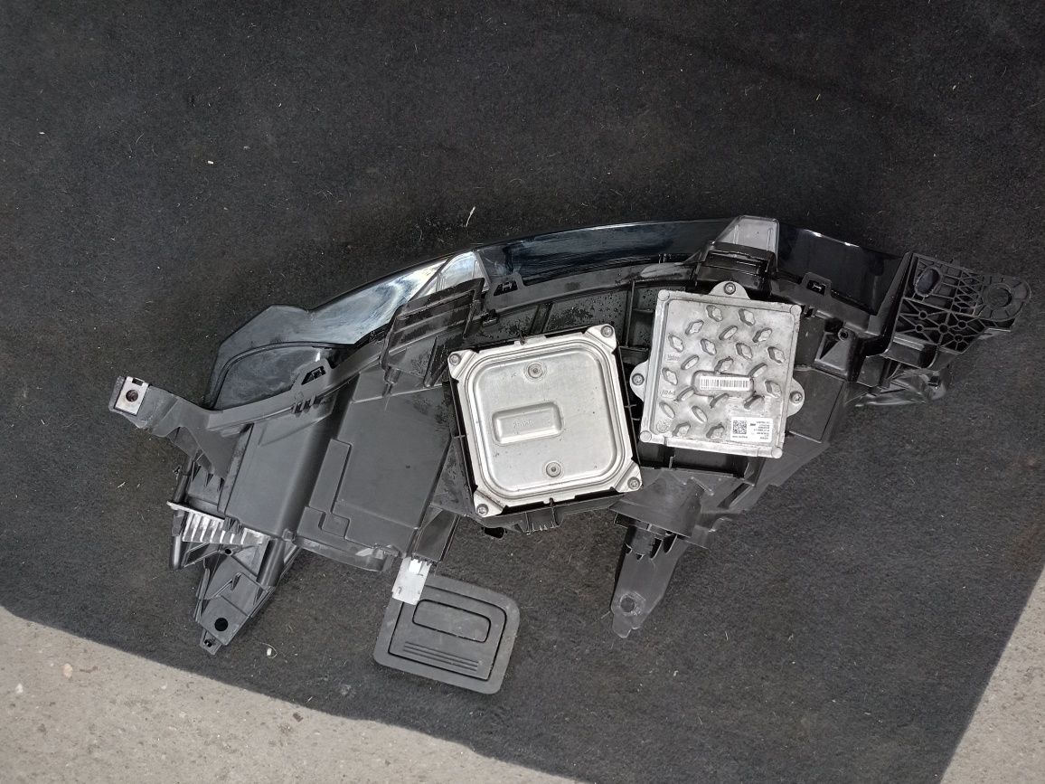Renault Talisman lampa przód prawa