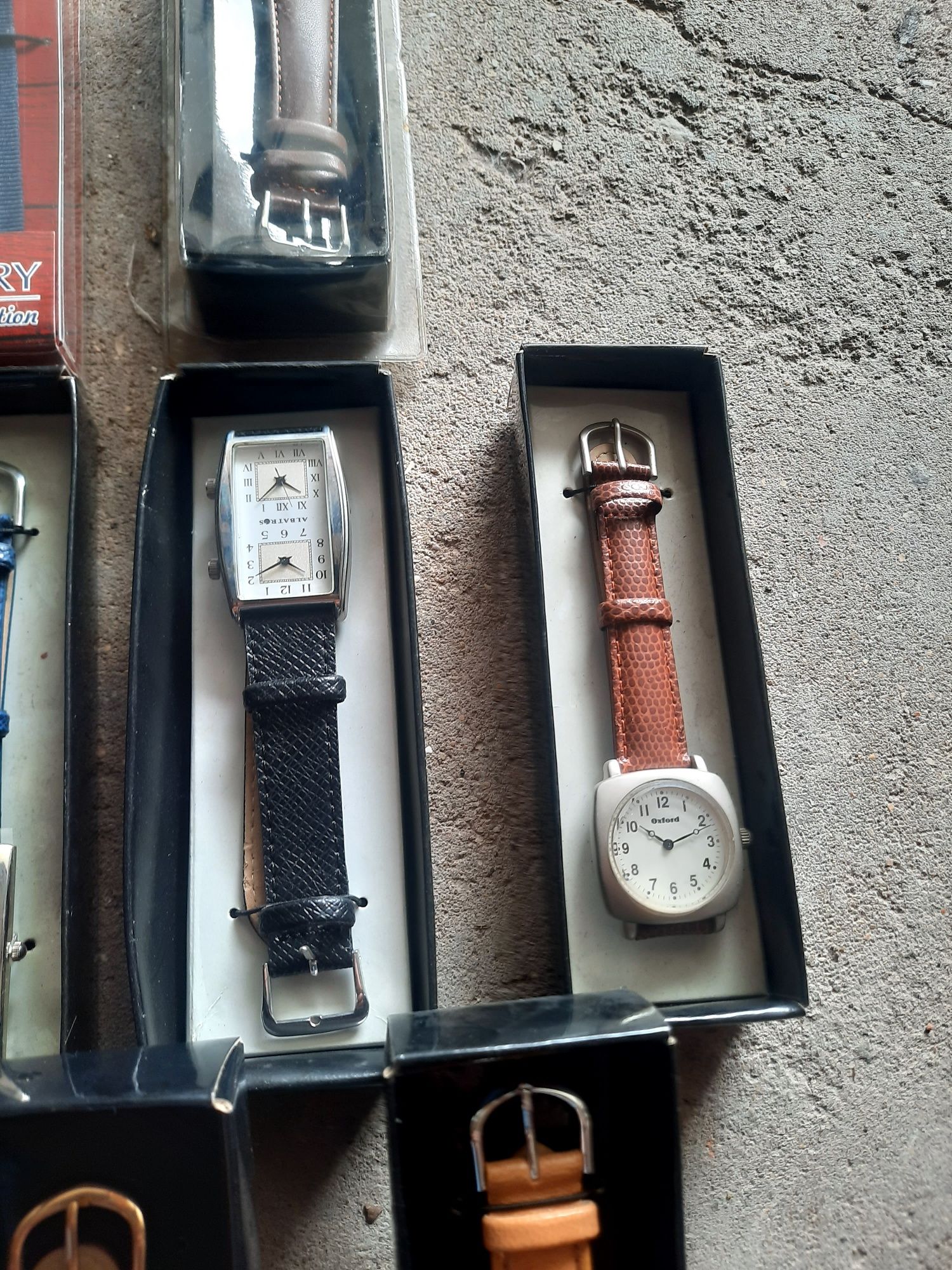 Vendo conjunto de 15 RELÓGIOS VINTAGE