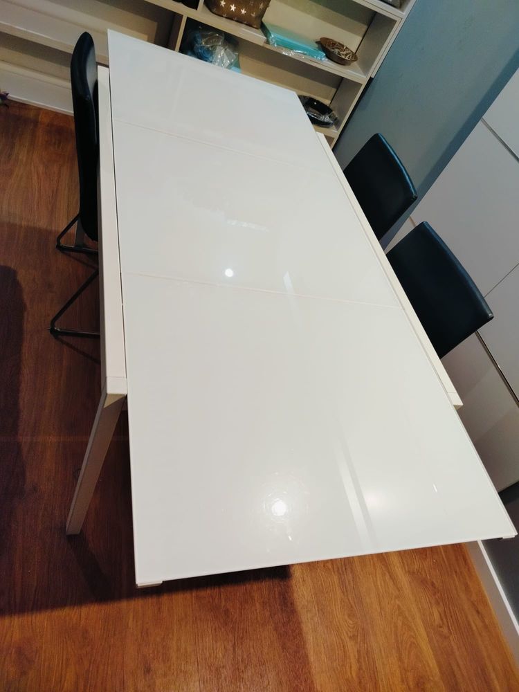 Stół rozkładany z 4 krzesłami Ikea