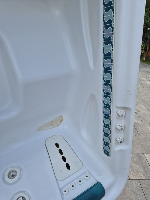 Jacuzzi ogrodowe używane Hotspring 3️⃣ osobowe 
- 5 osobowe 
- stan b