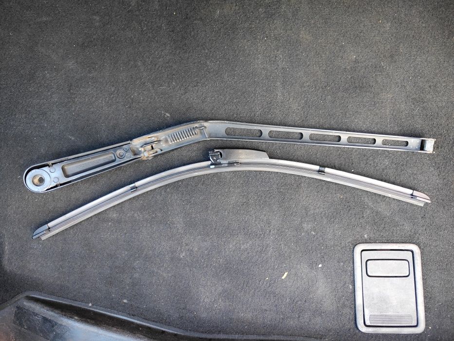 Ramię wycieraczki Mercedes W203