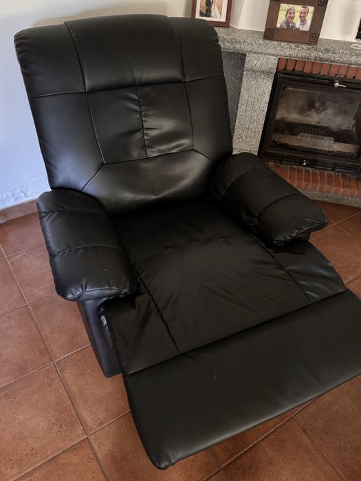 Poltrona articulada em preto