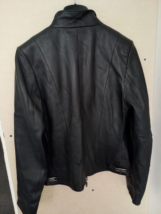 Продам жіночу шкіряну куртку в Дніпрі