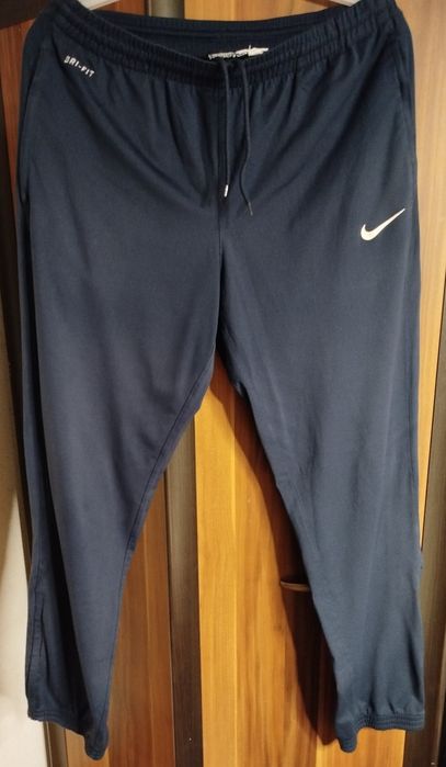 Spodnie dresowe męskie Nike rozmiar XL stan bardzo dobry