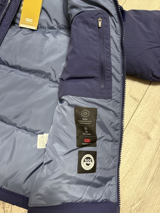 Чоловічий пуховик Levis