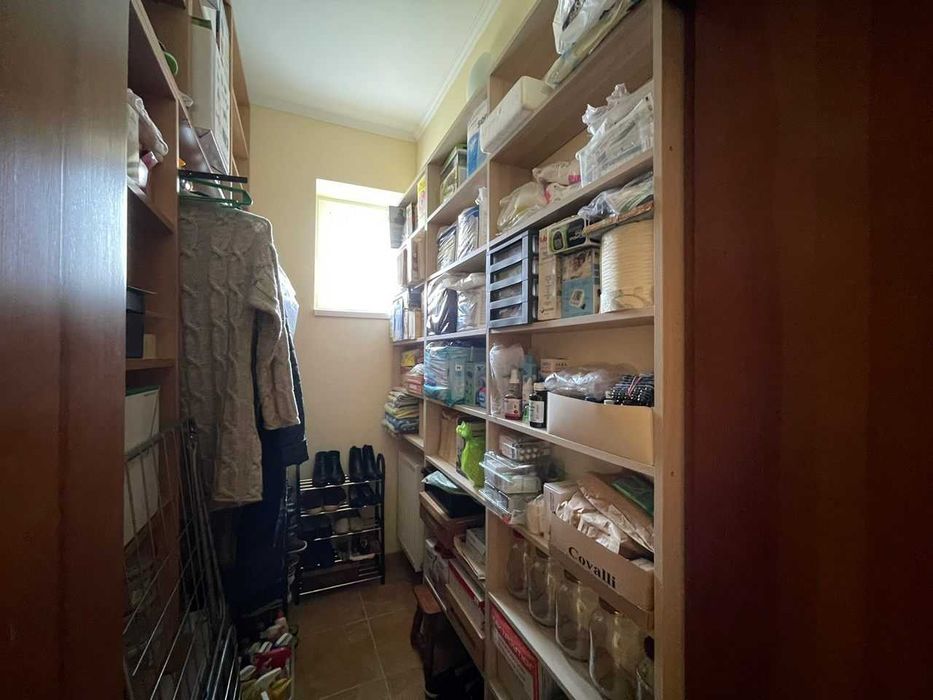 Продаж будинку з ремонтом, меблями, технікою, 5 хв. до Нового р-ну