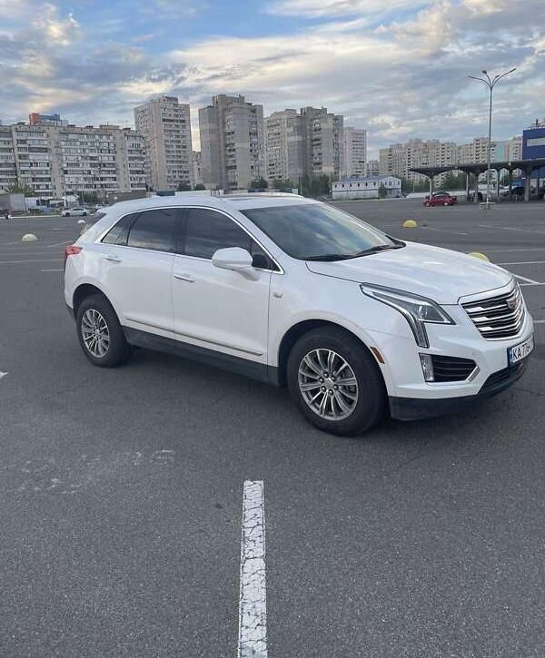 Cadillac XT5 2017 року