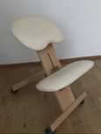 Ergonomiczny klękosiad, klęcznik odciążający kręgosłup