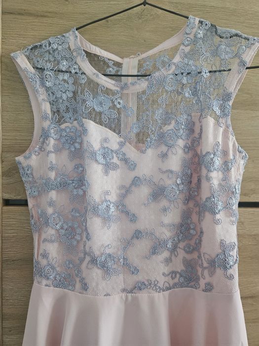 Sukienka na imprezę