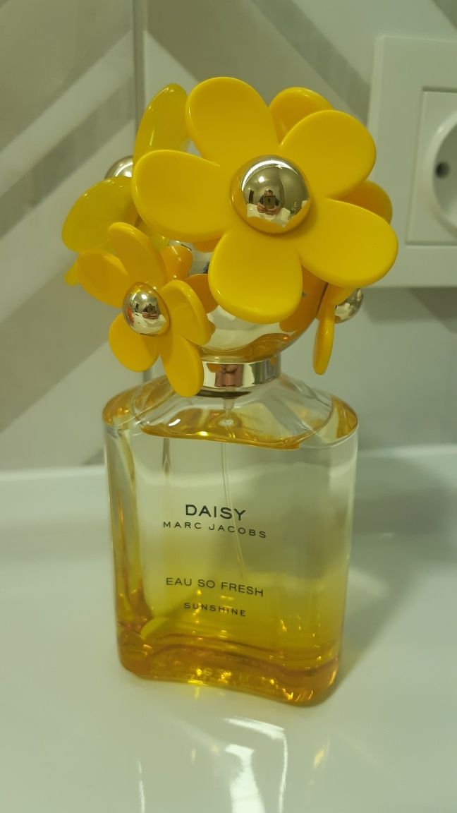 Жіночий парфюм Daisy Marc Jacobs Eau So Fresh Sunshine 75 ml